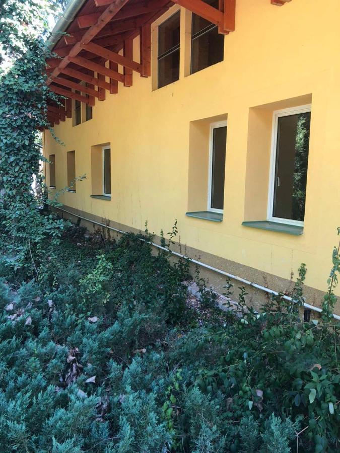 Ferienwohnung Podlovics Tanya Panzio Kemecse Exterior foto